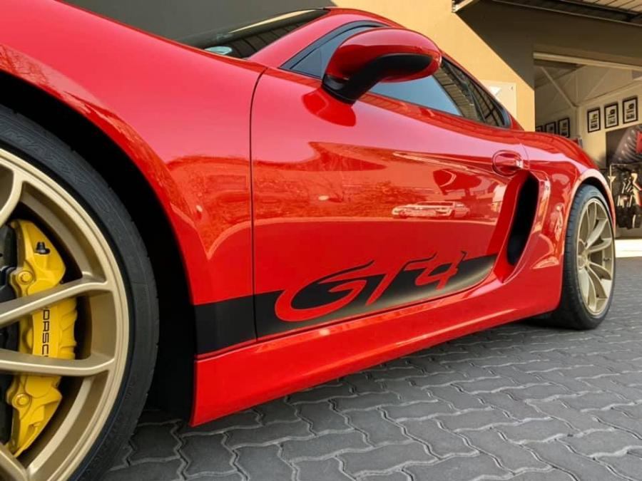 Детали экстерьера Porsche 718 Cayman GT4 by RACE! 2019 года  (фото 9 из 11)